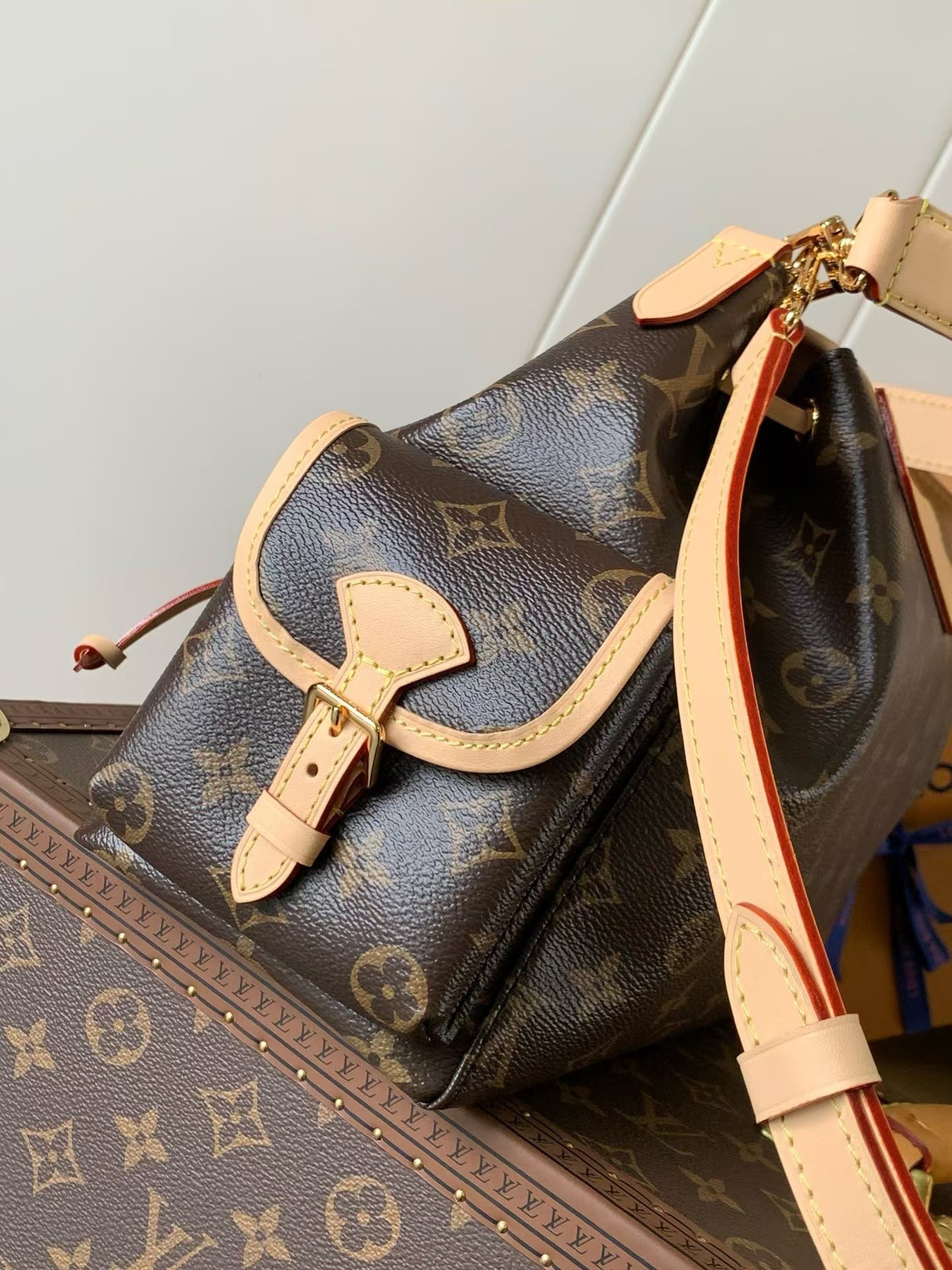 LV Odyssee MM Monogram Handbags M26040 36x24x18cm