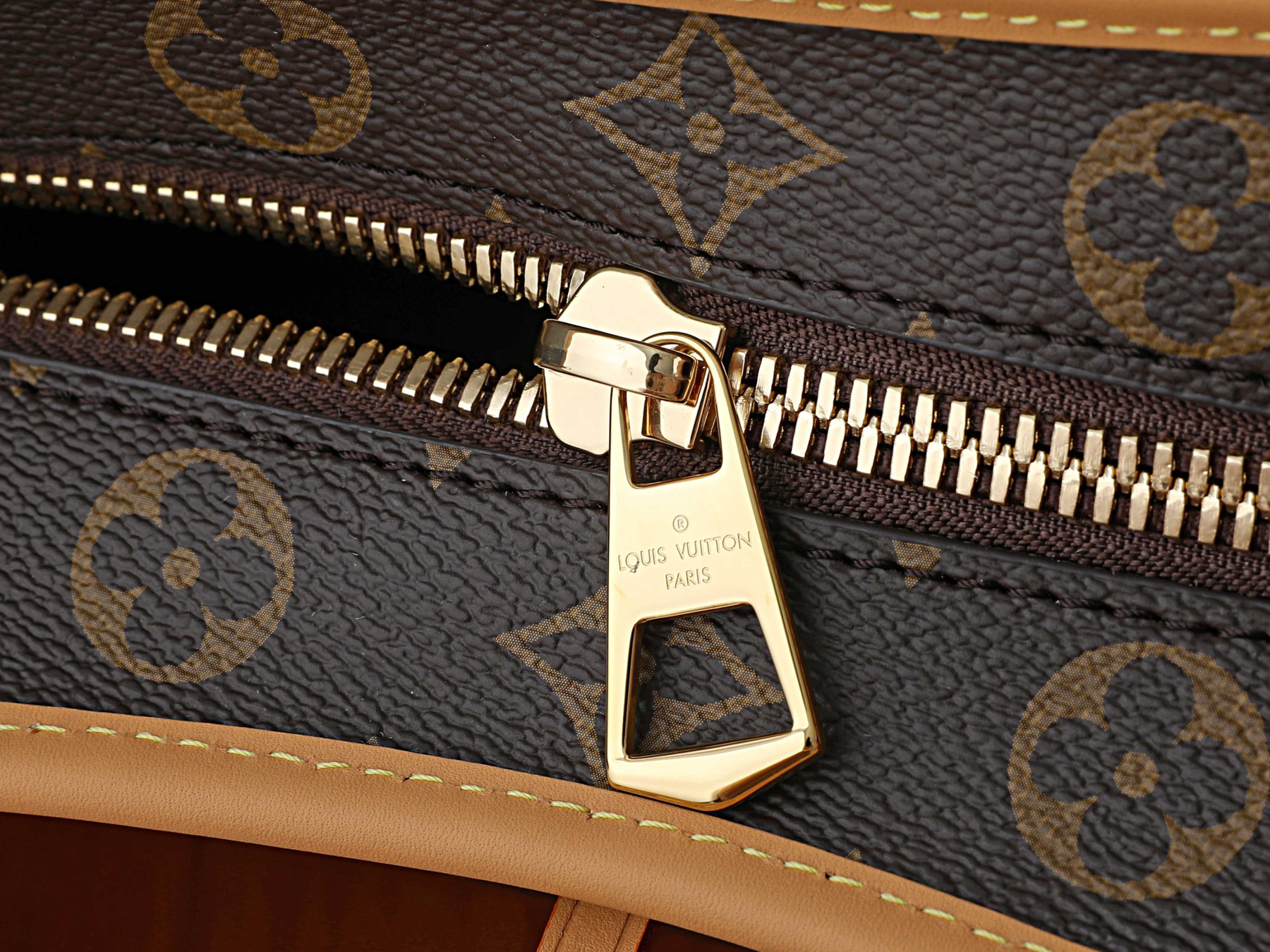 LV CarryAll Travel M3A045 45 x 29 x 20 cm