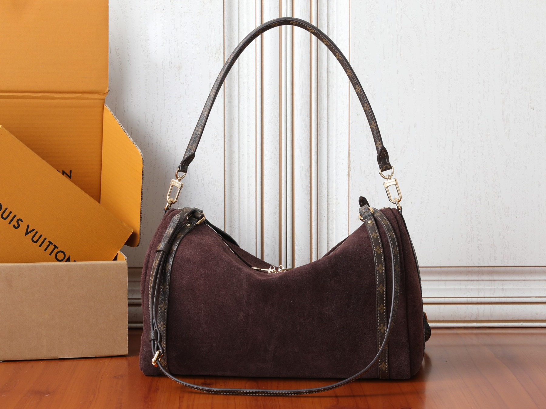 LV Express MM M2A081 36 x 24 x 18.5 cm