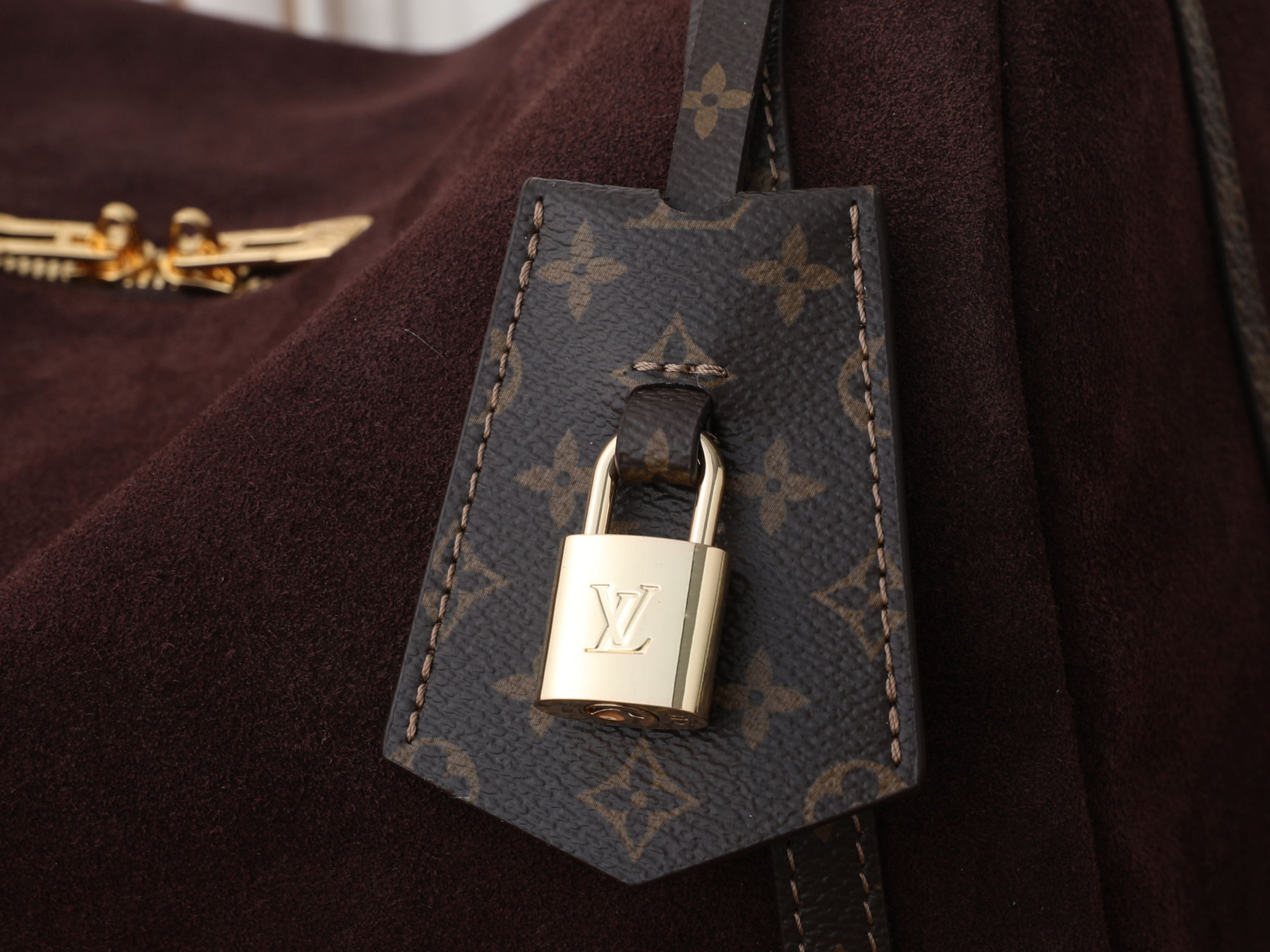 LV Express MM M2A081 36 x 24 x 18.5 cm