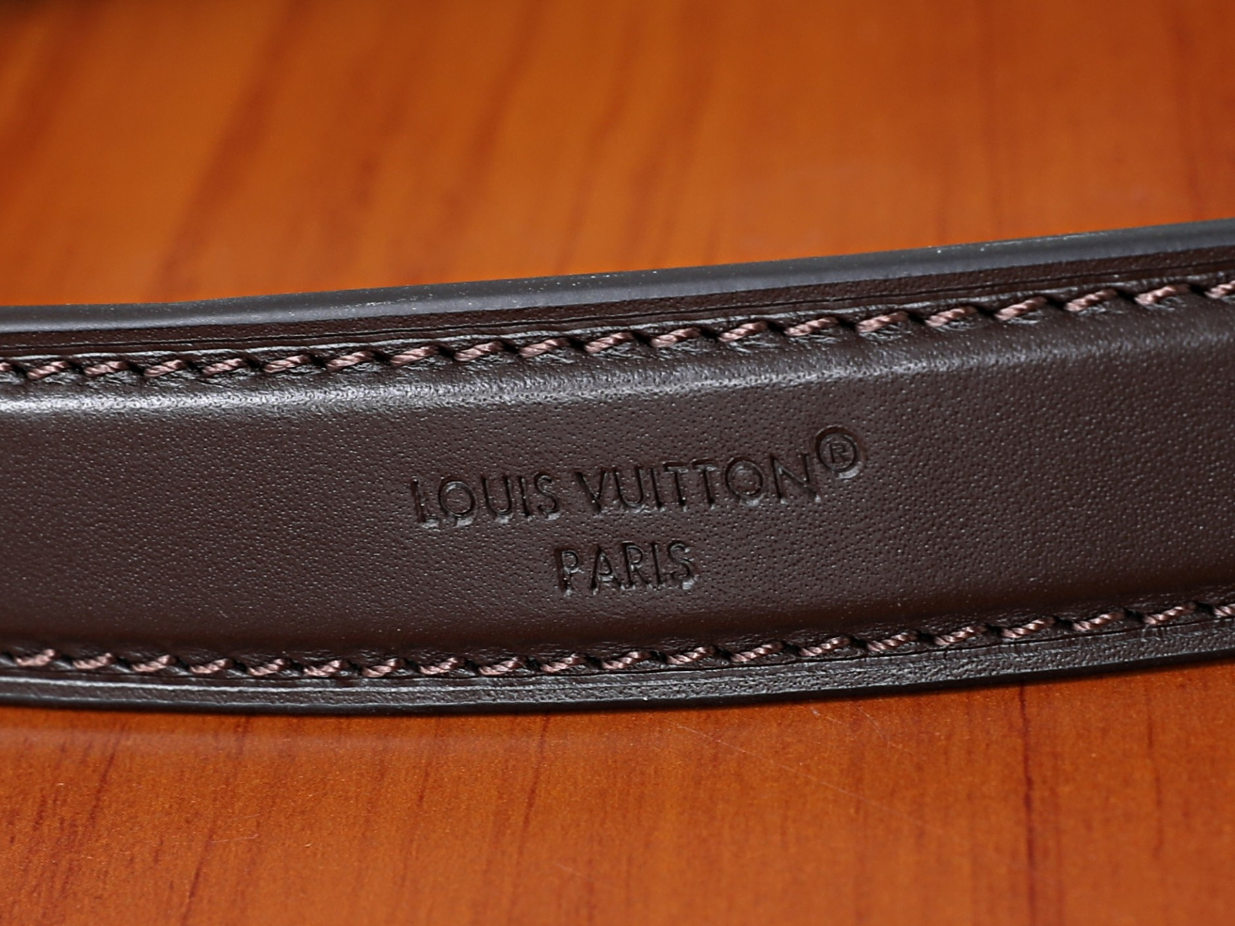 LV Pochette Mia M2A252 22 x 14.5 x 8 cm