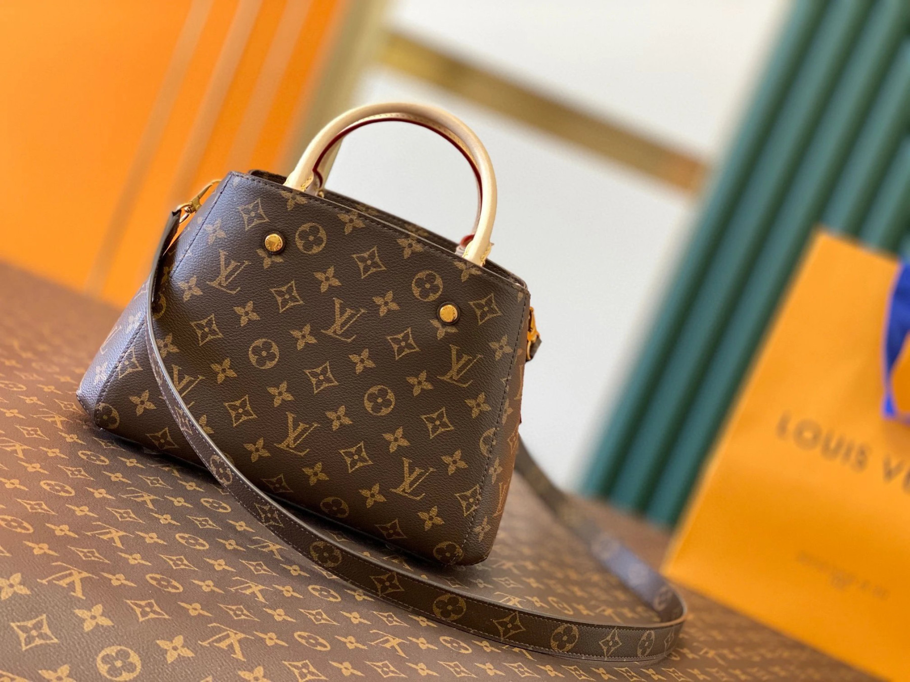 LV MONTAIGNE BB M41055